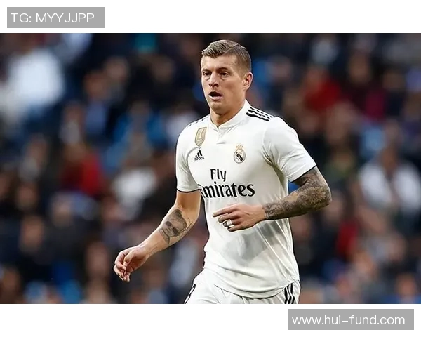 克罗斯在足球世界的传奇之路与他对现代中场的深远影响分析