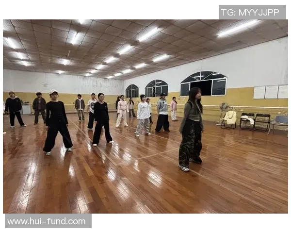 南京街舞队的节奏表现分析与未来发展方向探讨 南京街舞队的节奏表现分析与未来发展方向探讨