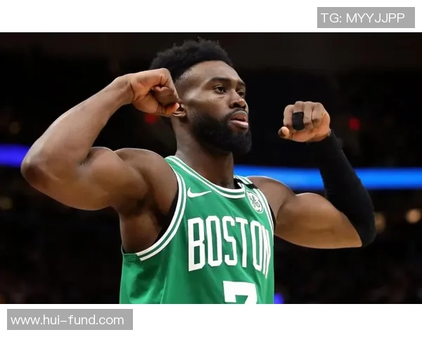 杰伦布朗在NBA赛场上的成长与挑战解析