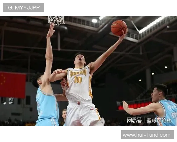 黄丽的篮球人生：从梦想起航到赛场辉煌的深度对话